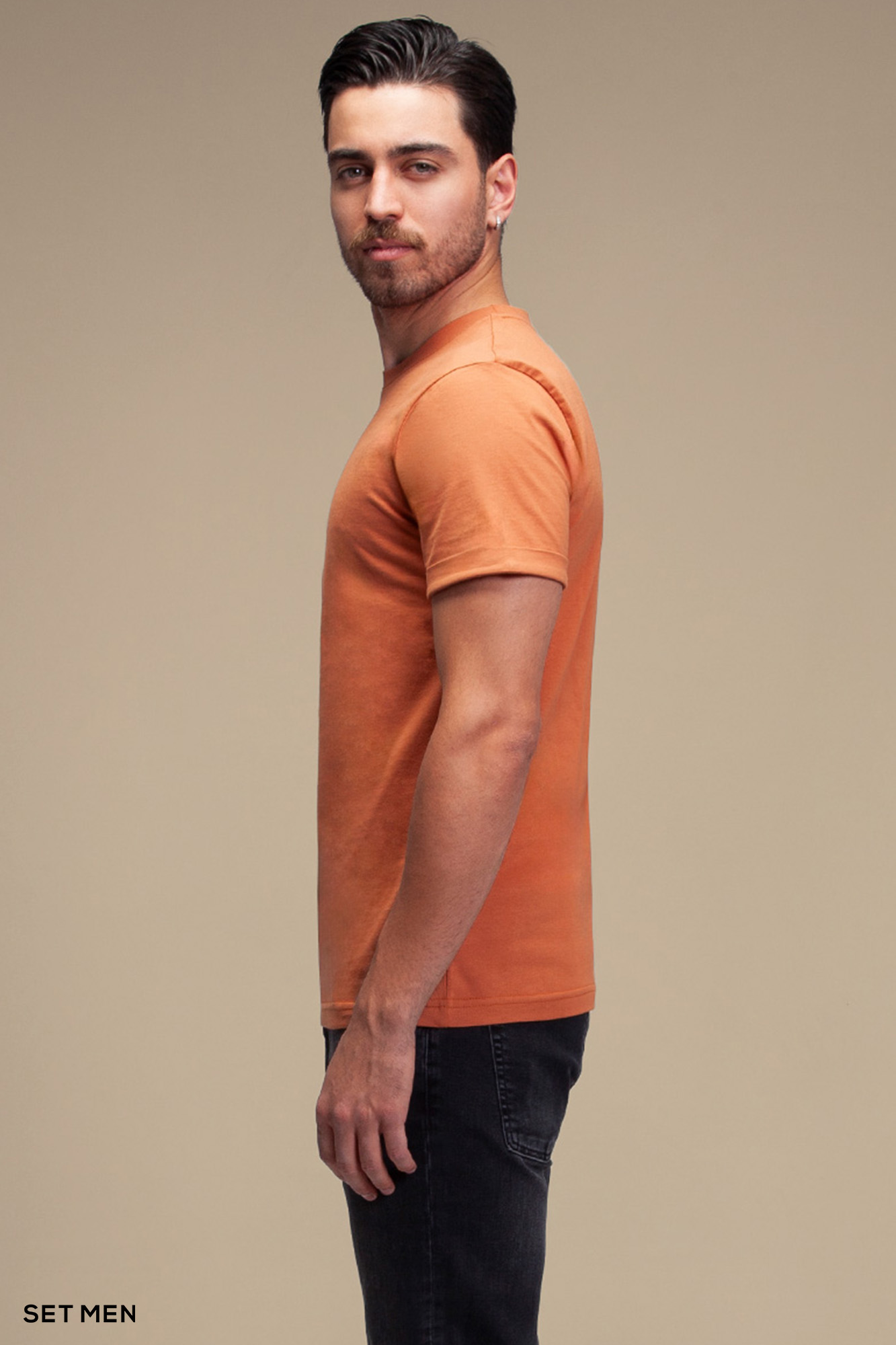 تیشرت مردانه یقه گرد آستین کوتاه