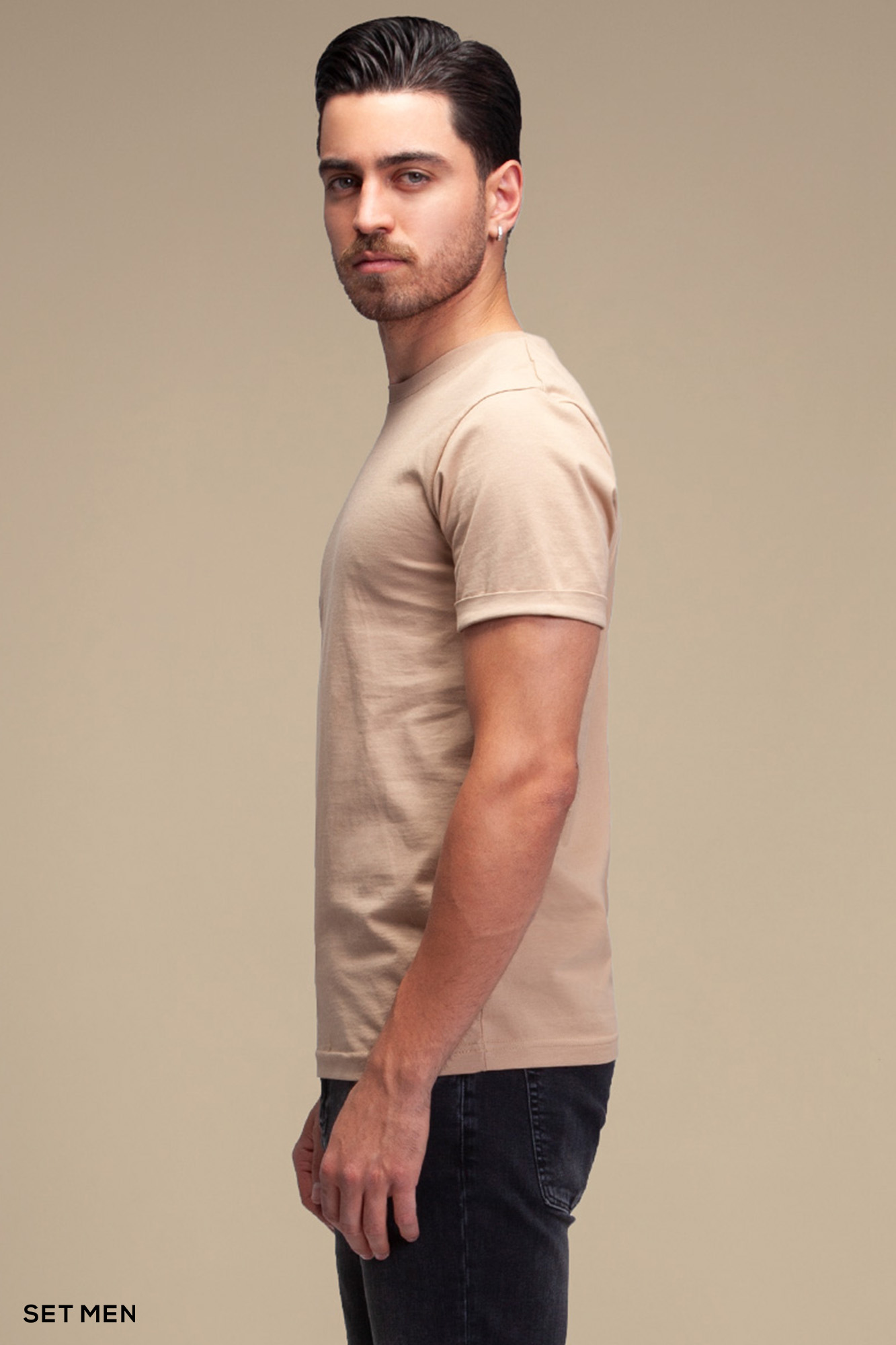 تیشرت مردانه یقه گرد آستین کوتاه