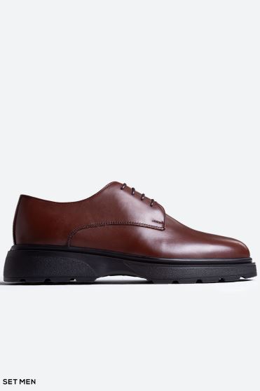 کفش مردانه چرم بنددار مدل مونت کفش مردانه چرم بنددار مدل مونت
