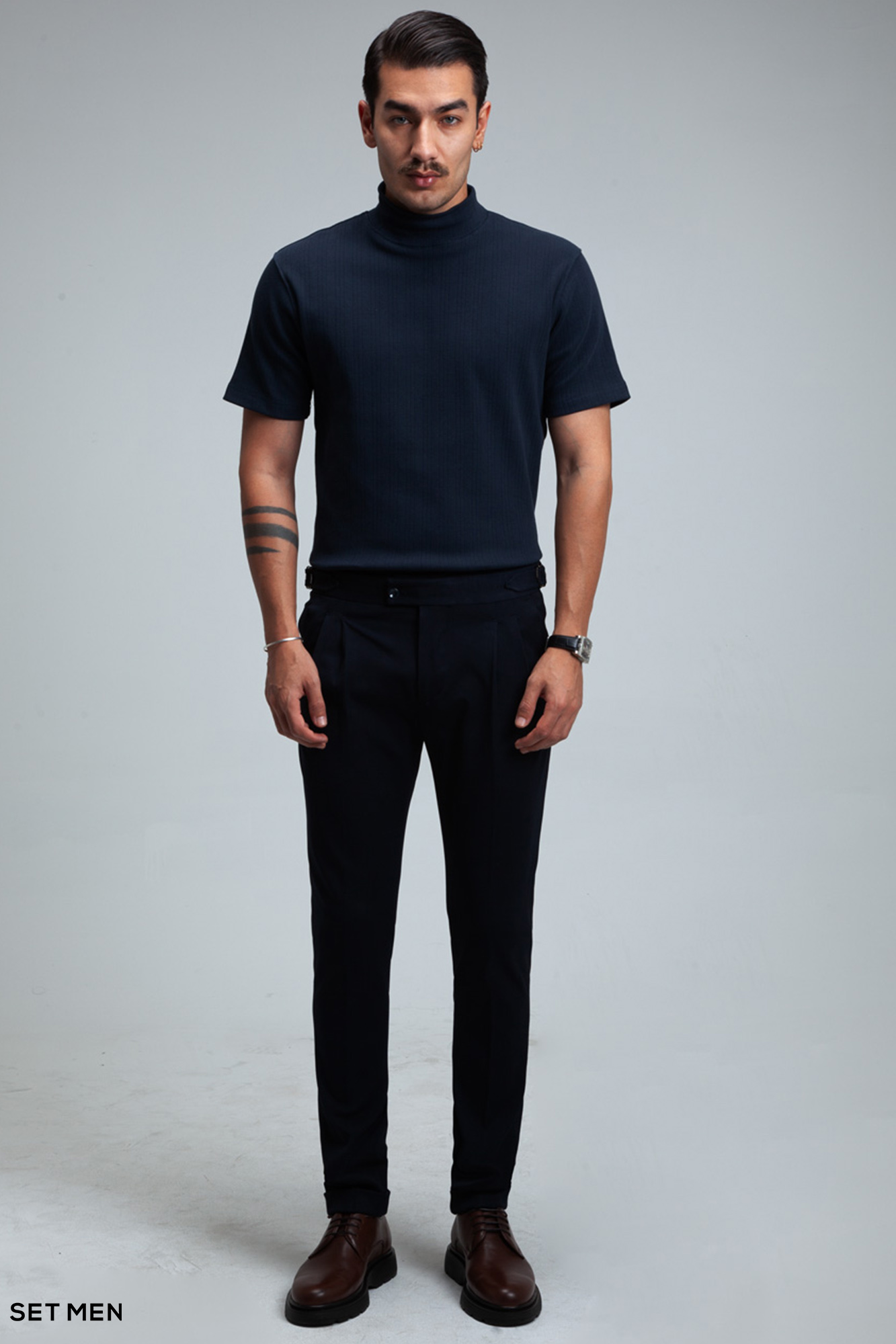 یقه اسکی آستین کوتاه