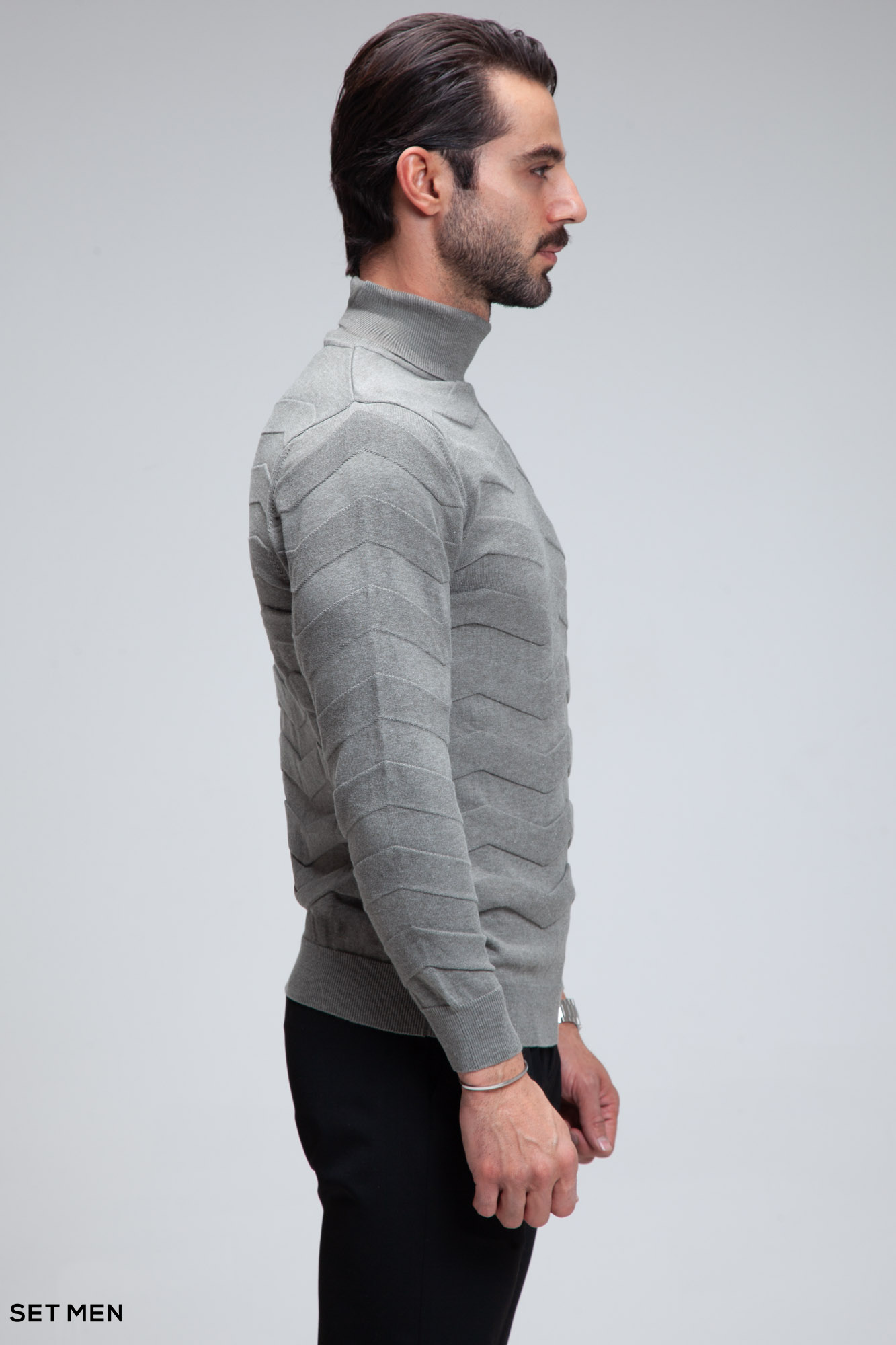 بافت یقه اسکی طرح دار