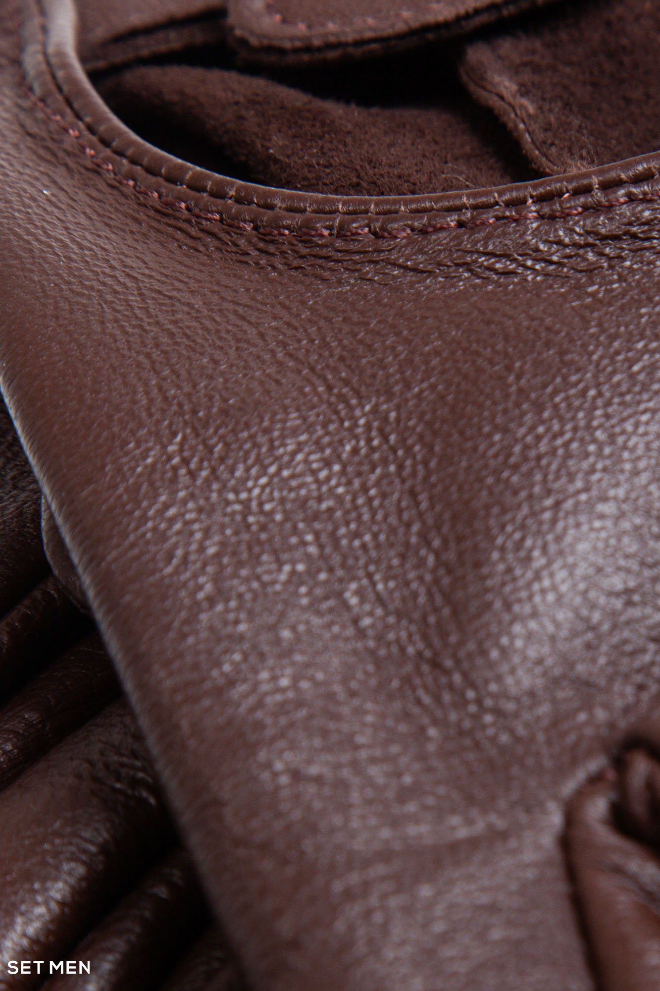 دستکش چرم دکمه دار