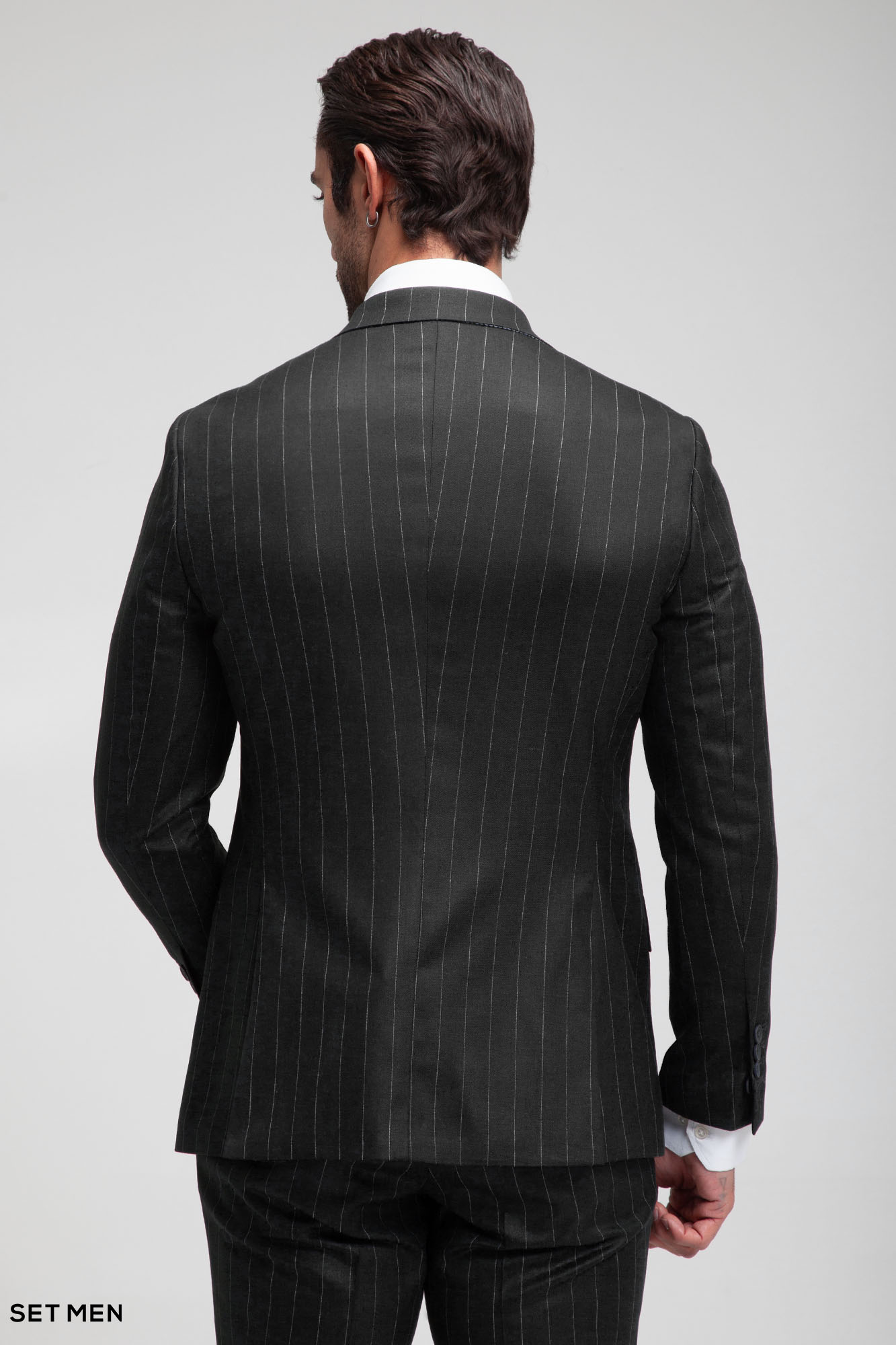 کت و شلوار مردانه شش دکمه دیپلمات