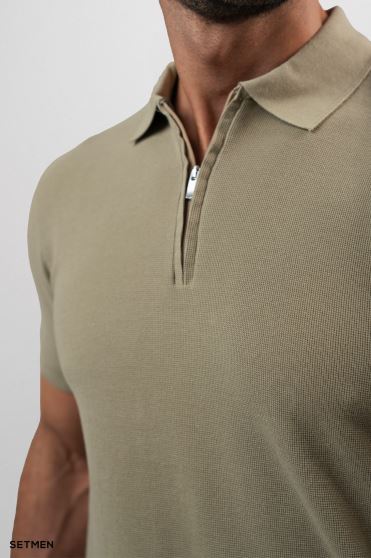 تیشرت یقه نیم زیپ سوزنی ساده