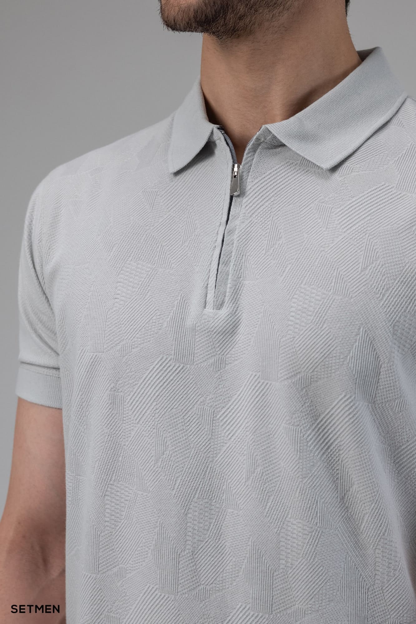 تیشرت یقه دار نیم زیپ ژاکارد اولد مانی