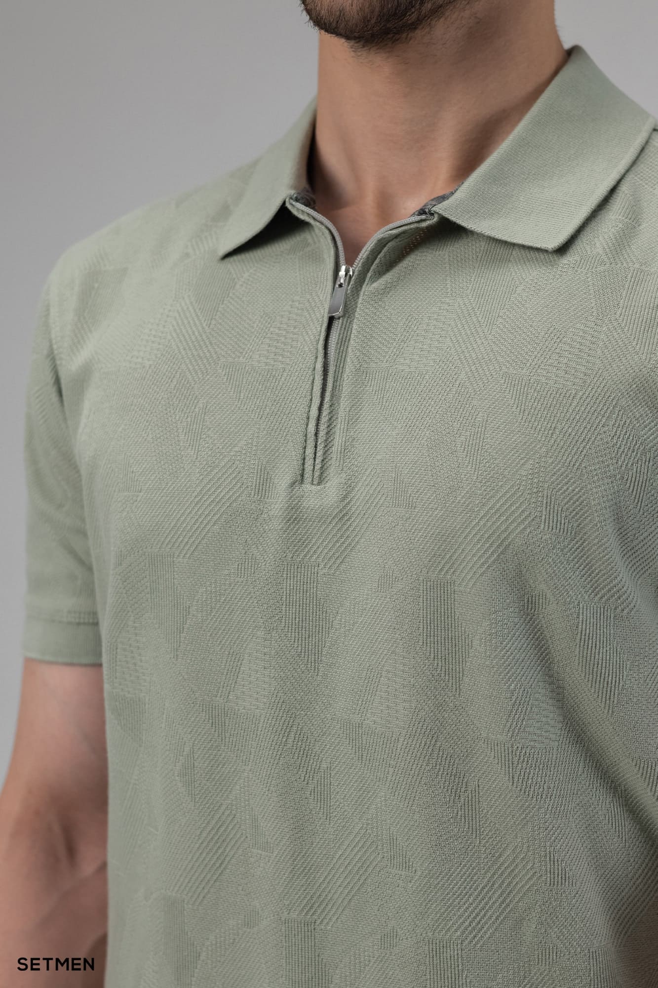 تیشرت یقه دار نیم زیپ ژاکارد اولد مانی