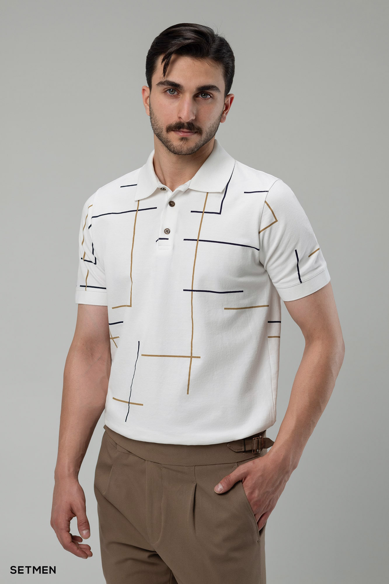 تیشرت جودون سه دکمه طرح دار