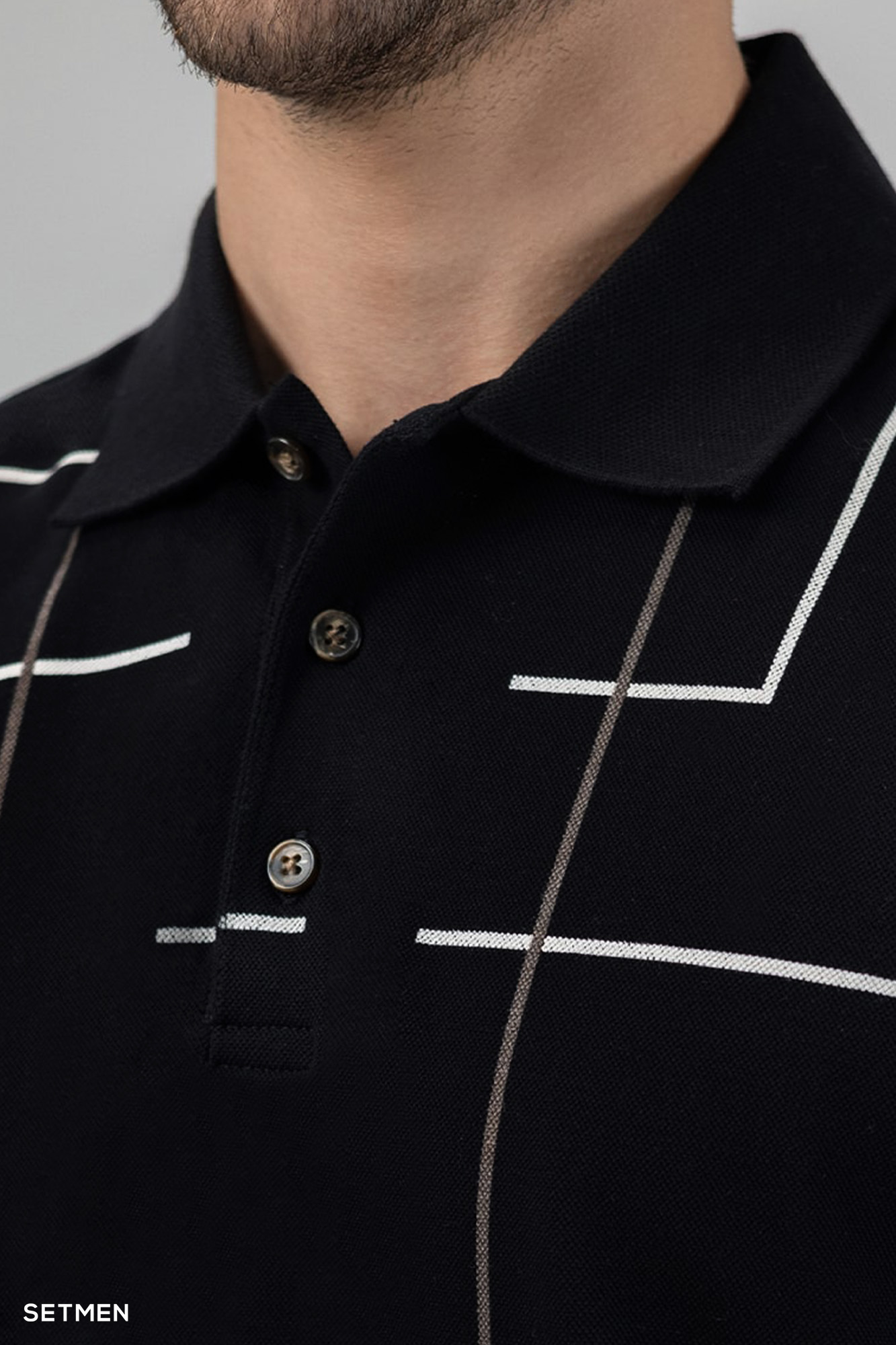 تیشرت جودون سه دکمه طرح دار