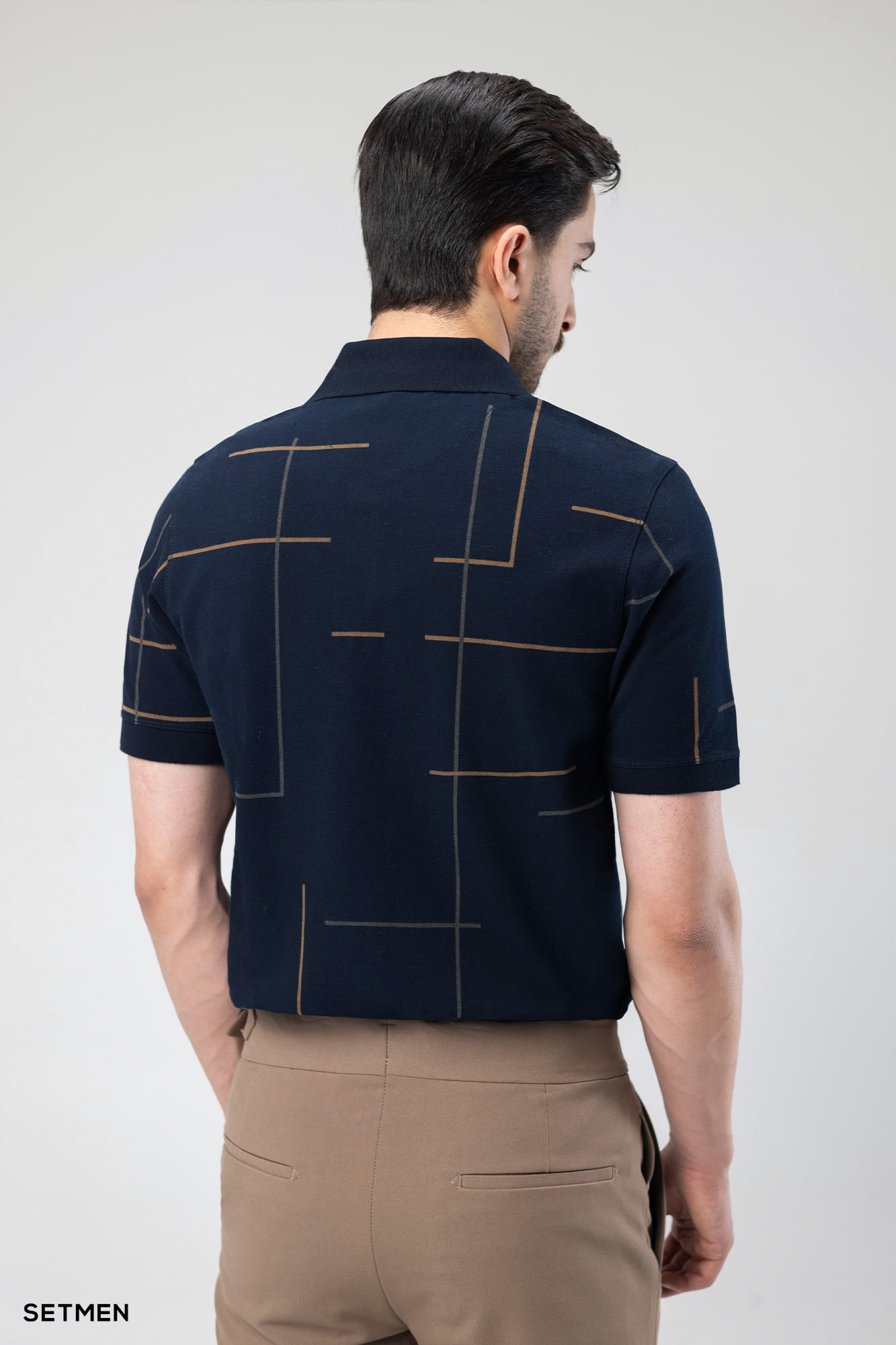 تیشرت جودون سه دکمه طرح دار