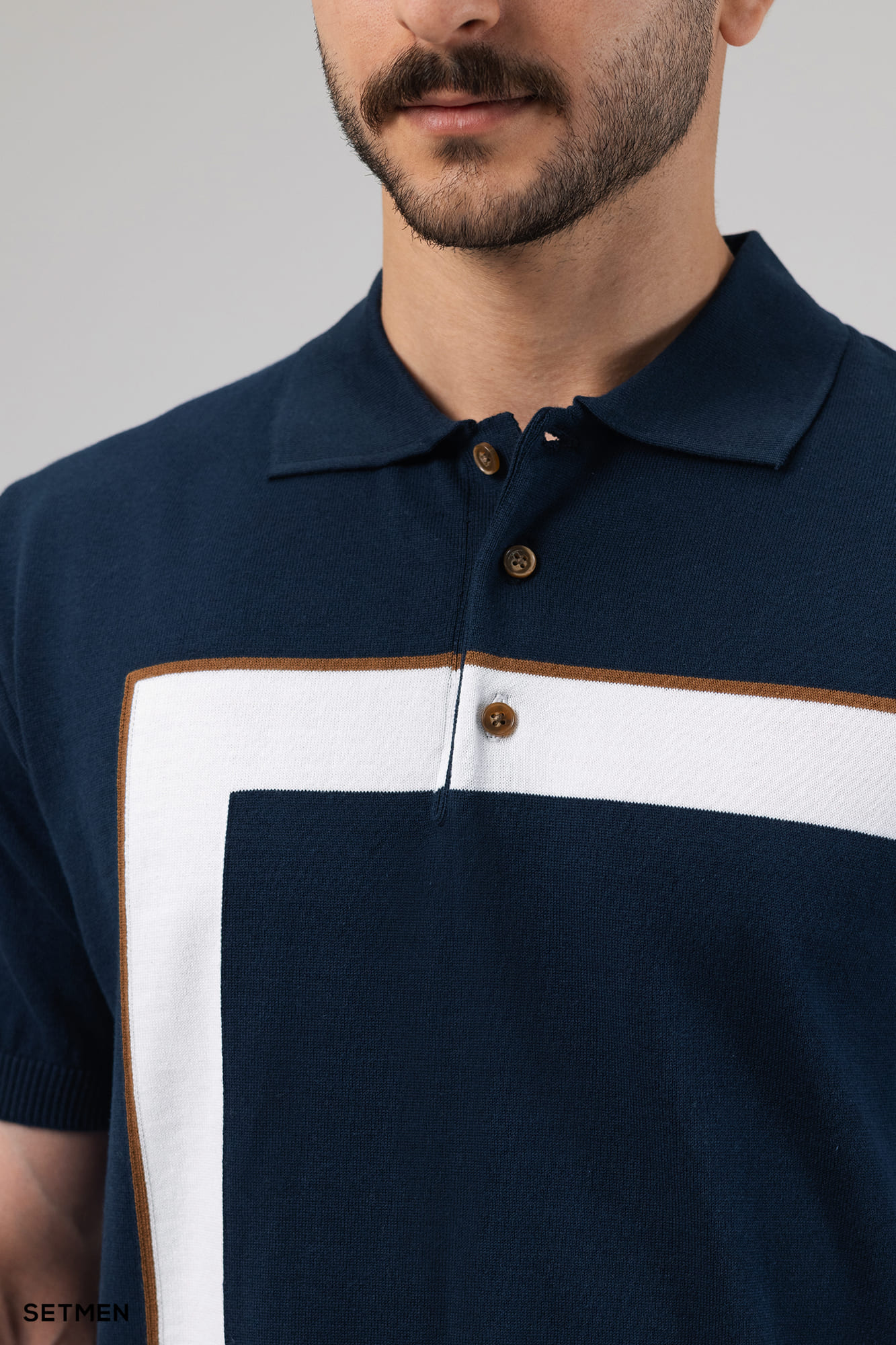 تیشرت یقه سه دکمه بافت اولد مانی