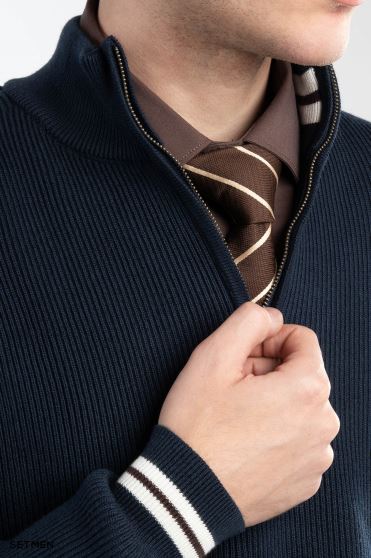 بافت مردانه نیم زیپ یقه ایستاده کلاسیک بافت مردانه نیم زیپ یقه ایستاده کلاسیک