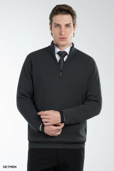 بافت مردانه نیم زیپ یقه ایستاده کلاسیک بافت مردانه نیم زیپ یقه ایستاده کلاسیک